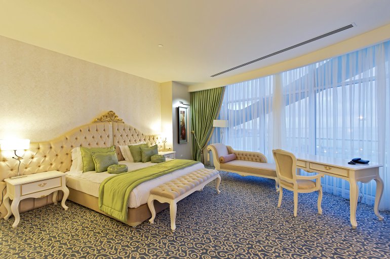 Leogrand Casino hotel room