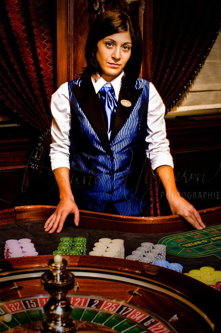 How Much Does Poker Dealer Make How much do casino dealers make | CasinoZ