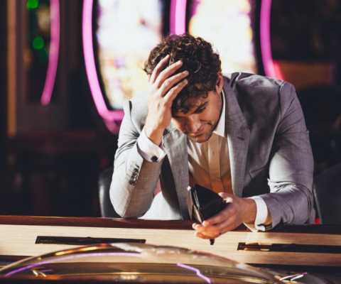 Are Online or Offline Casinos More Dangerous for Addicted Gamblers?