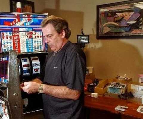 Tommy Carmichael, a Legendary Slot Breaker
