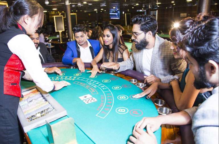 The gameplay in an offline casino in Passenger Players at casino in Passenger