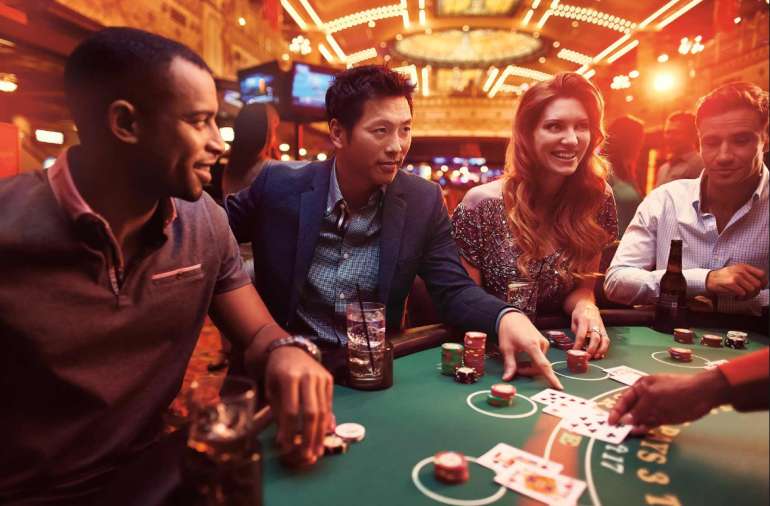 Gameplay at the card table in Session Casino players in Session