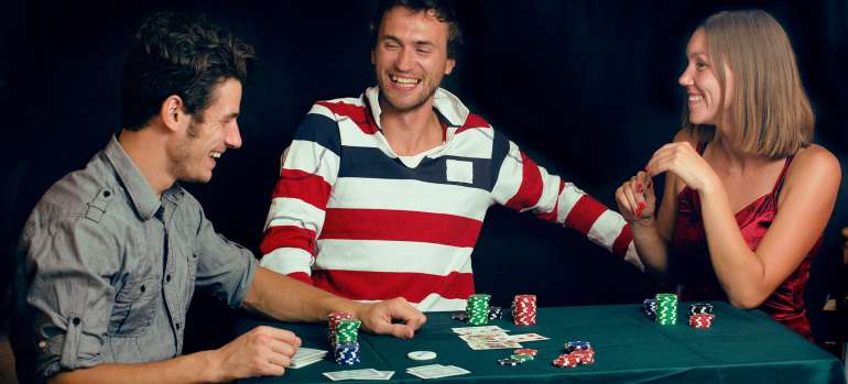 Club poker in Side Bank Hold'em game in Side Bank