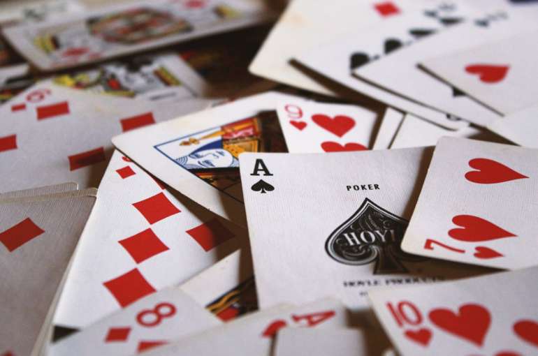 Scattered deck of cards in Sequencing Playing card in Sequencing