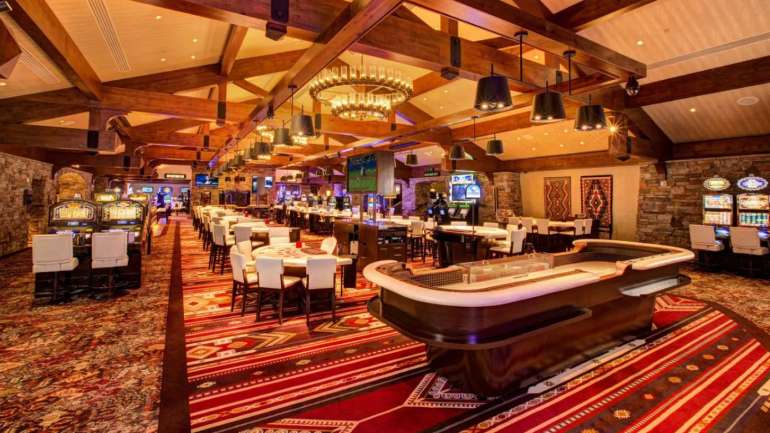 Pits in the casino hall in Pit Pits in the casino hall in Pit