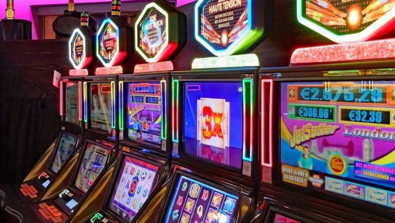 Traditional penny slots in the casino hall in Penny slot Penny slots in Penny Slot
